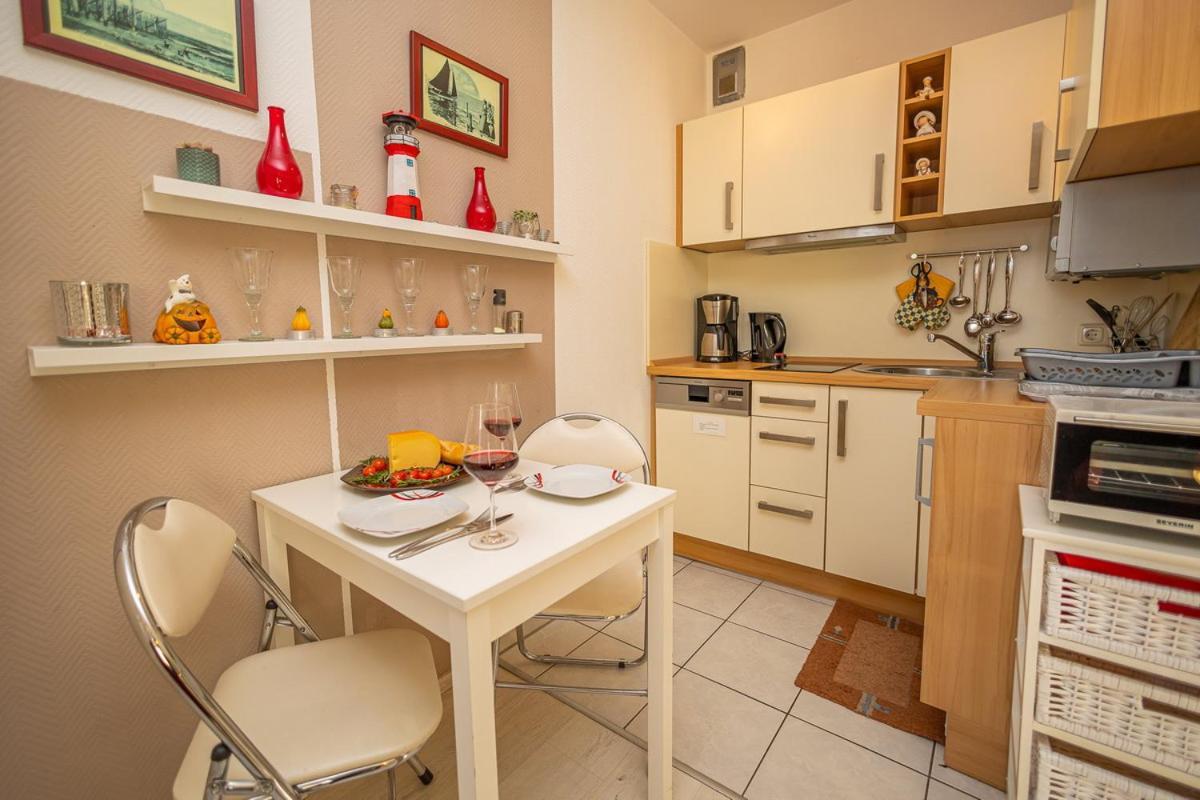 Studio 2 Im Eg Haus Stranddistel, Geschmackvoll Eingerichtete Ferienwohnung Fur 2 Personen In Zingst Zewnętrze zdjęcie